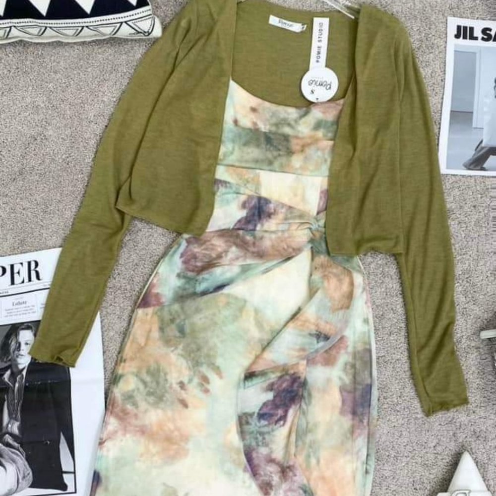 Clothes - Picture 4 of 6